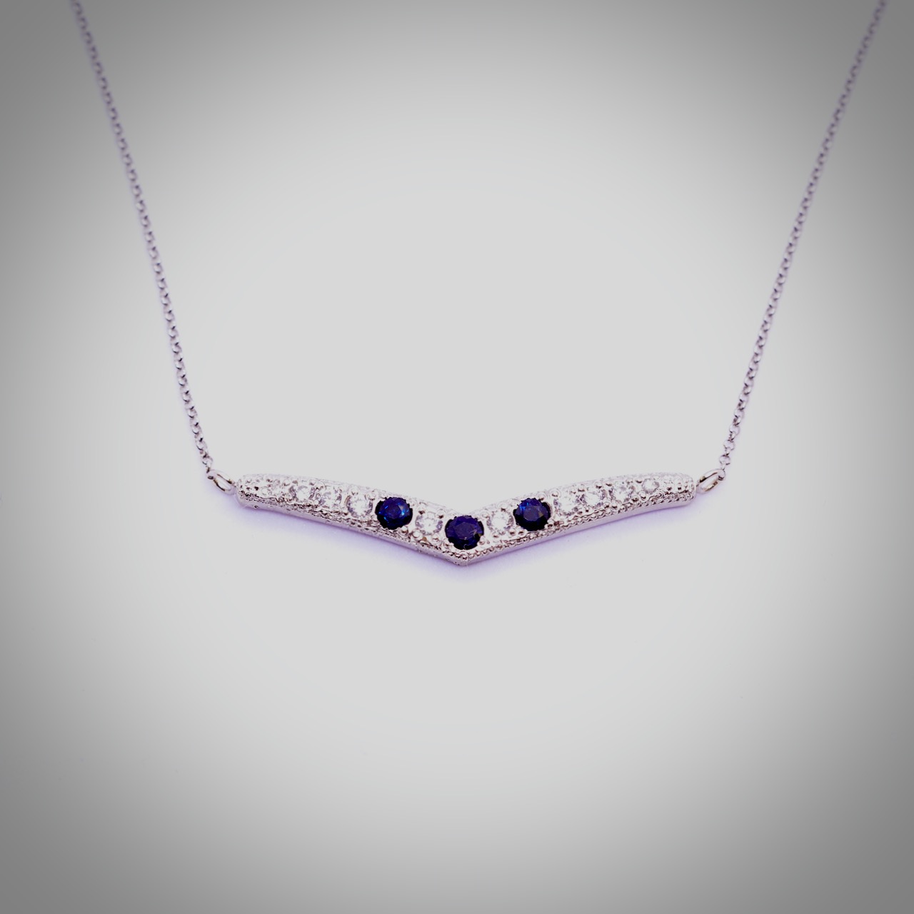 Sapphire-diamond-necklace