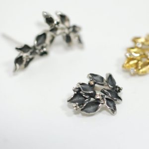 いぶし銀リーフネックレス