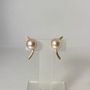 [一点物] K18淡水パールCラインバーピアス